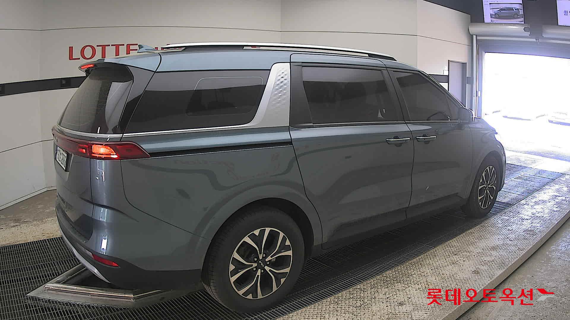 كيا كارنيفال 2023 - صورة 19