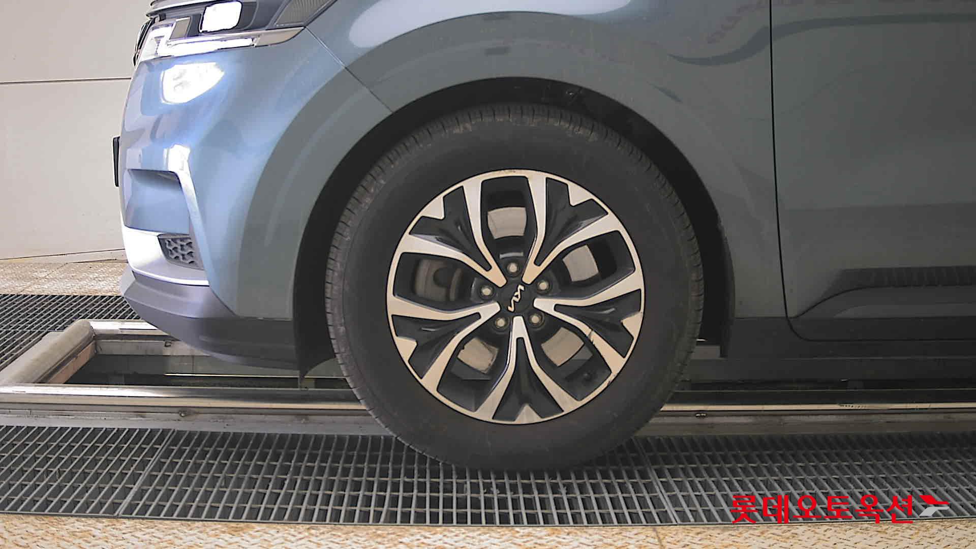 كيا كارنيفال 2023 - صورة 25