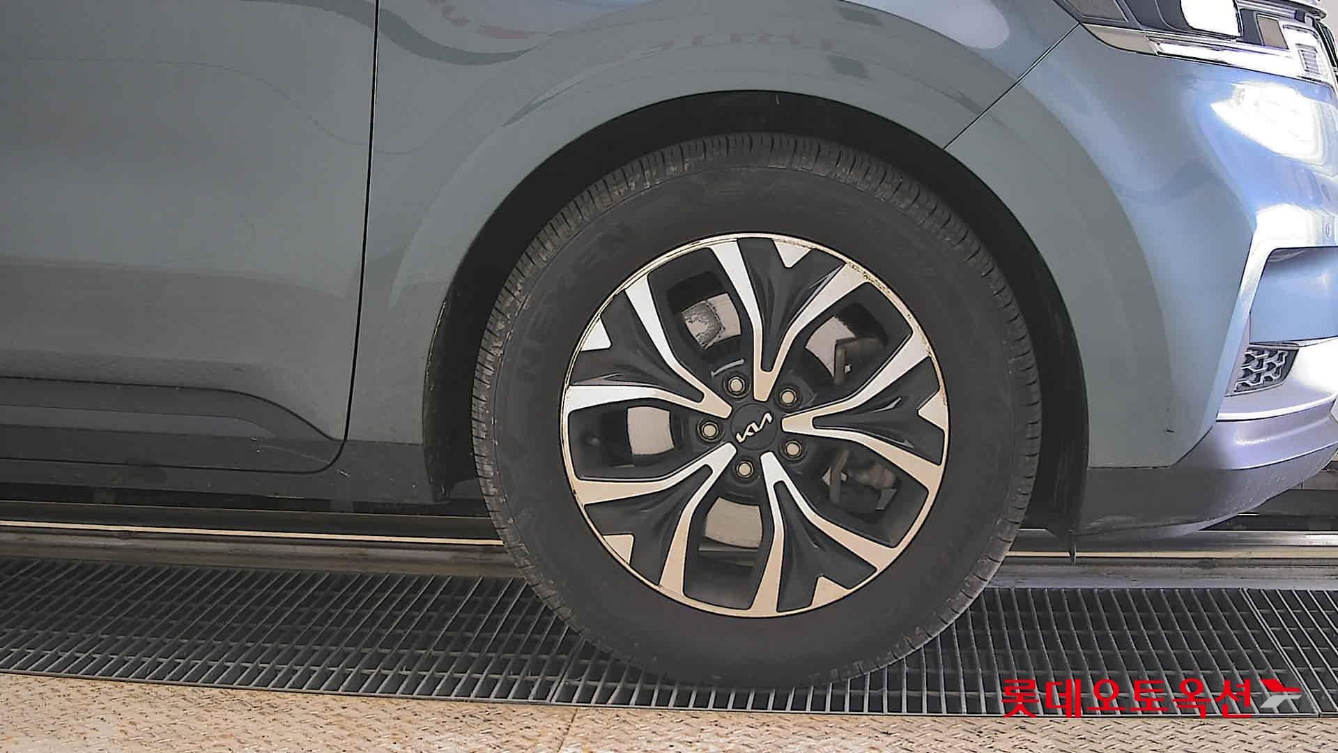 كيا كارنيفال 2023 - صورة 27