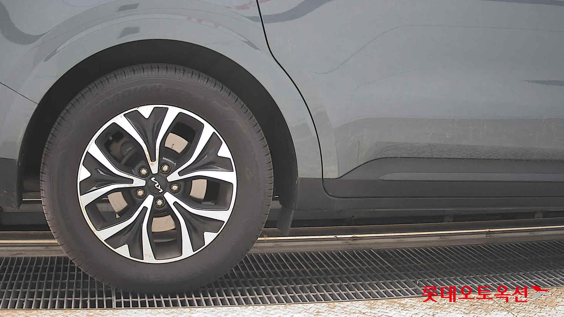 كيا كارنيفال 2023 - صورة 28