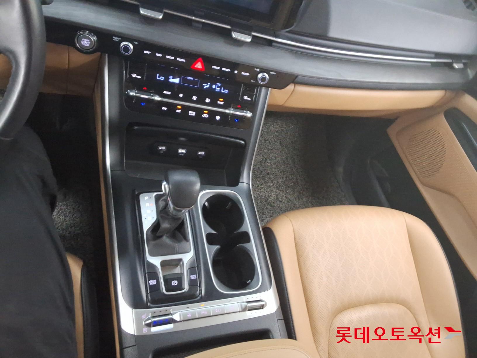 كيا كارنيفال 2023 - صورة 35