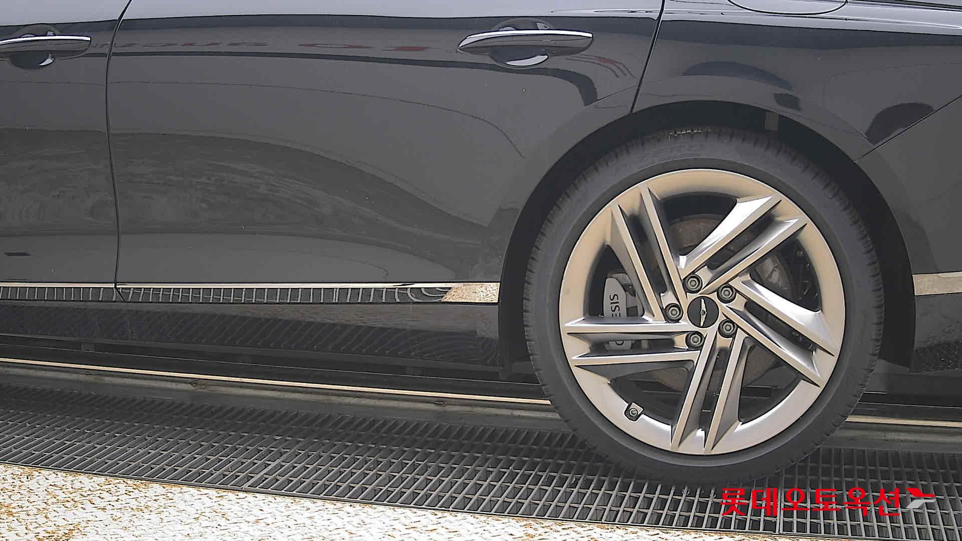 2025 - genesis g80