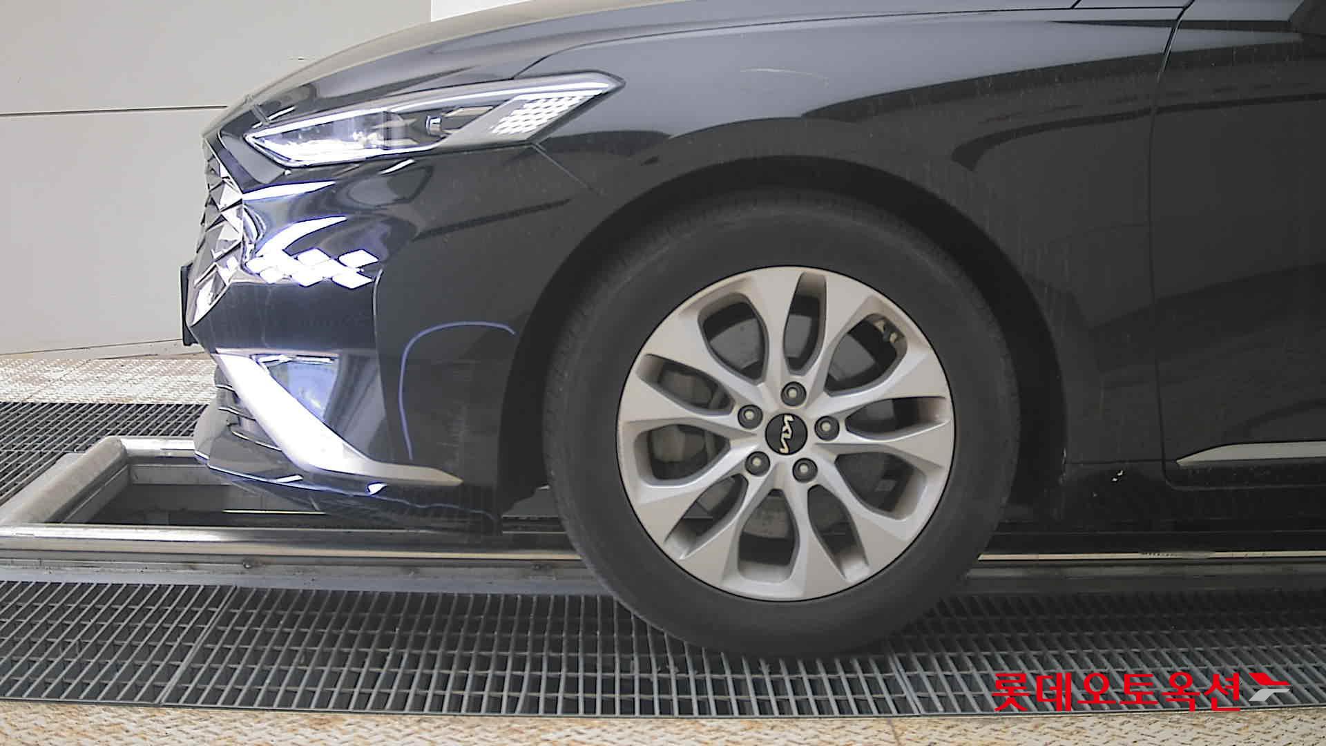 Kia K8 - 25