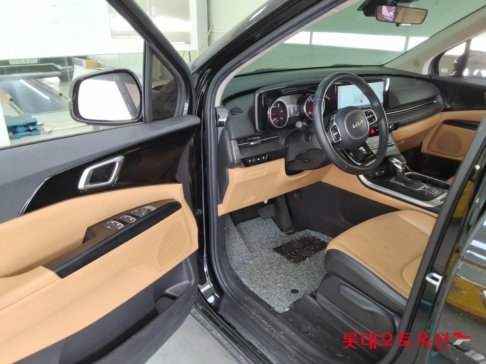 Kia Carnival 2023 - Image 35