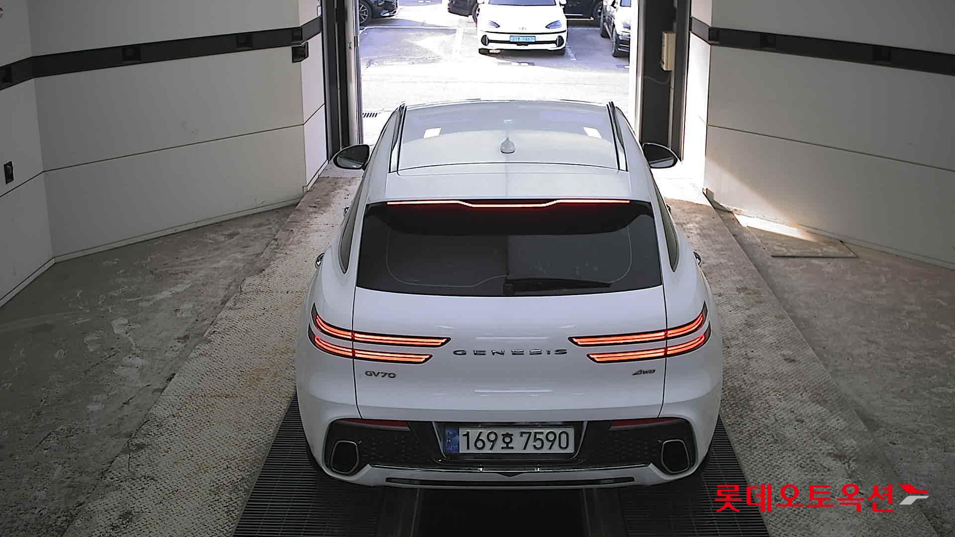 Genesis GV70 2023 - Image 17