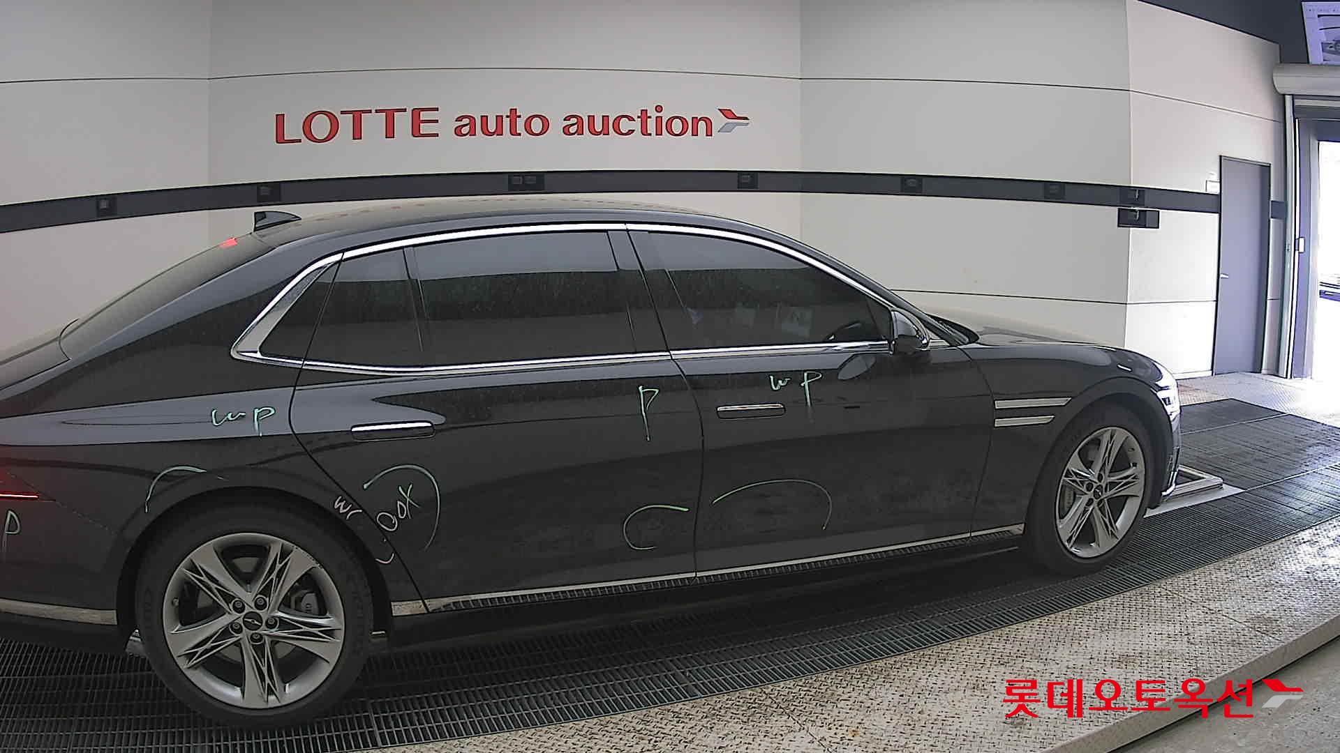 Genesis G90 - 20