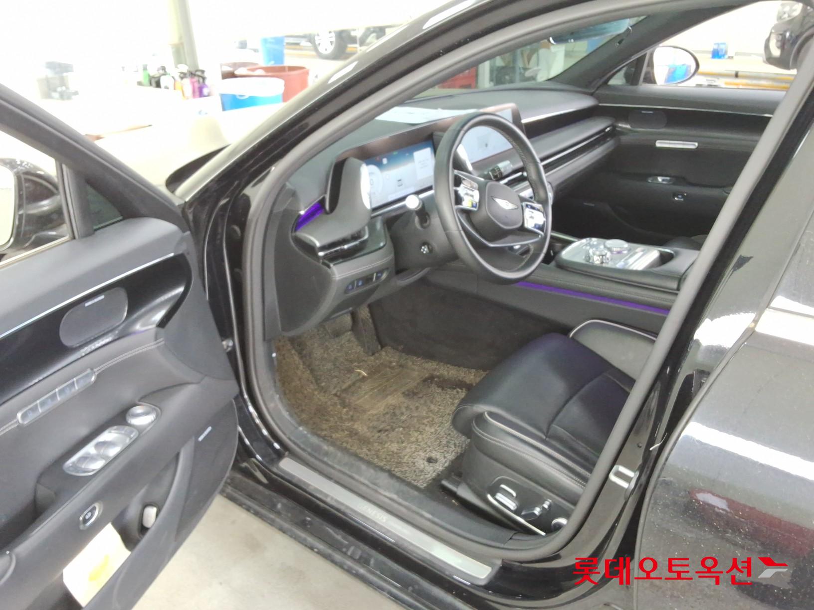 Genesis G90 - 35