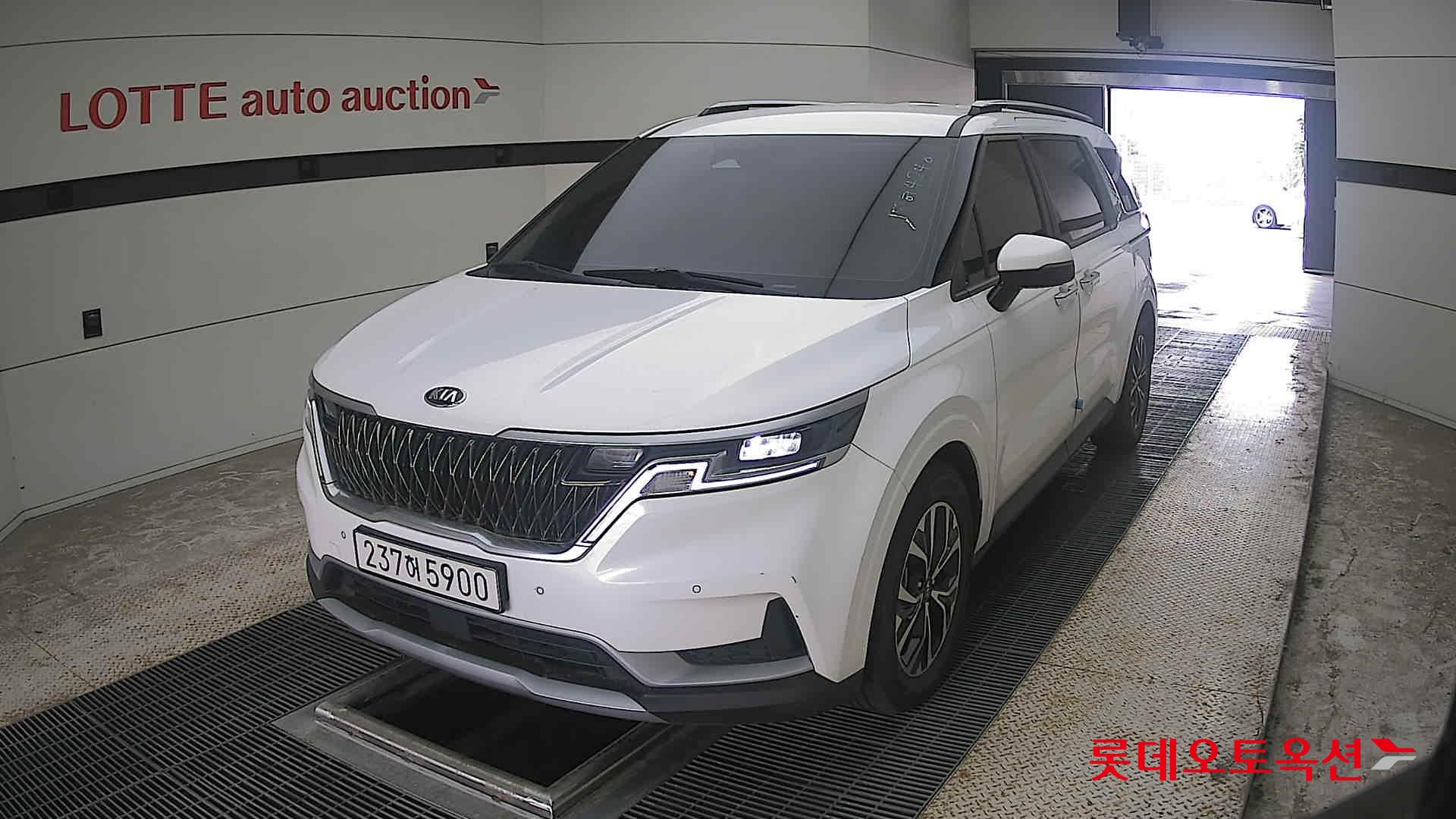 2021 - kia carnival