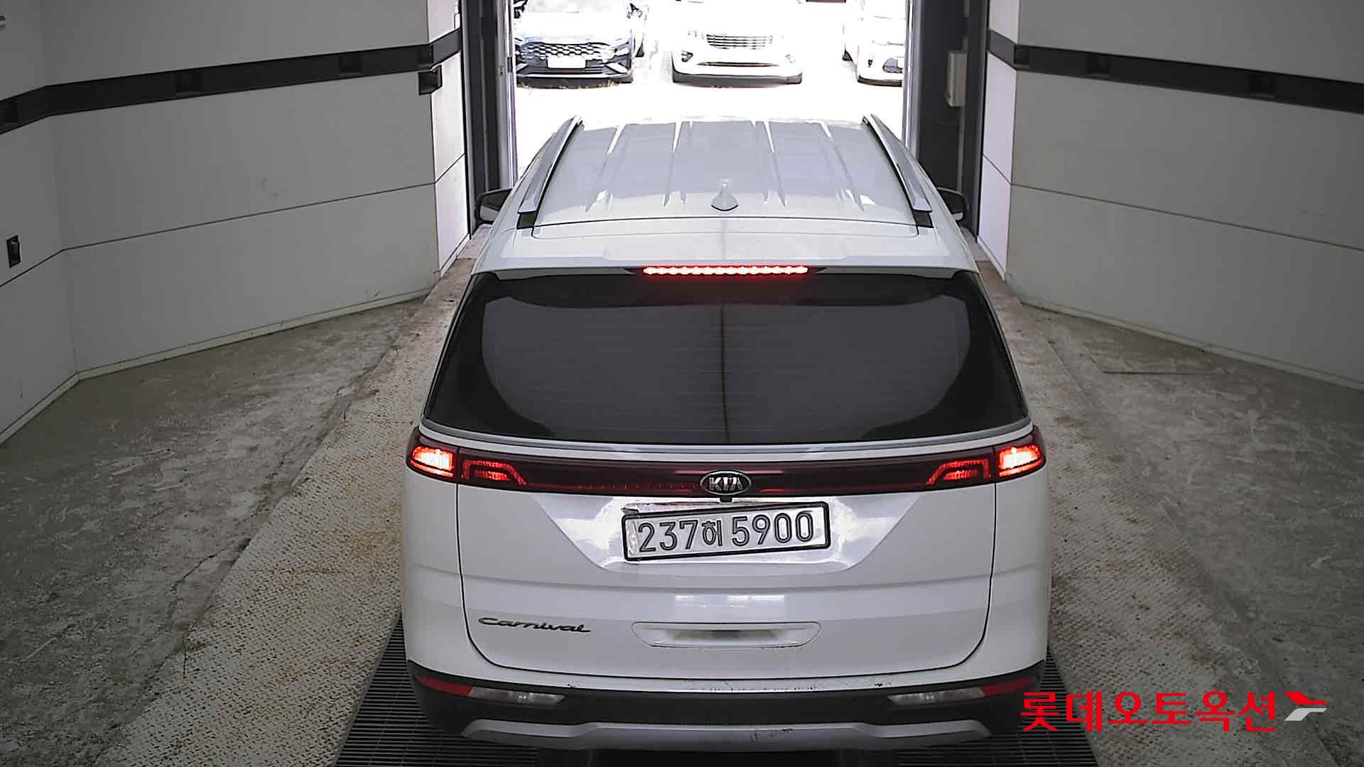 2021 - kia carnival