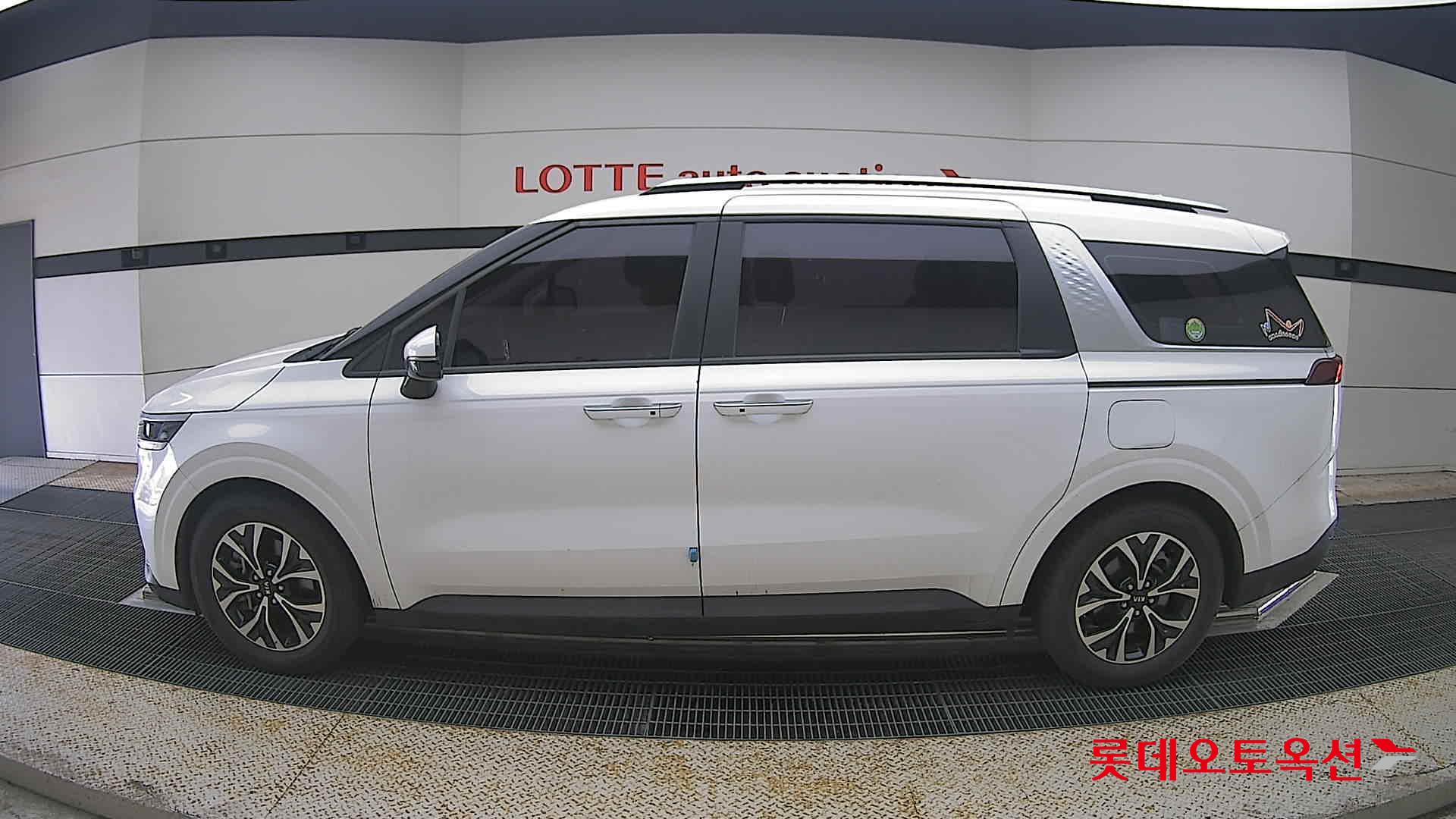 2021 - kia carnival
