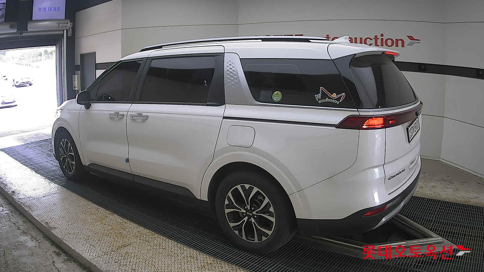 2021 - kia carnival