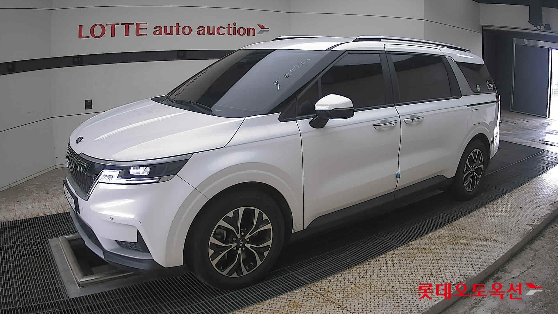 2021 - kia carnival