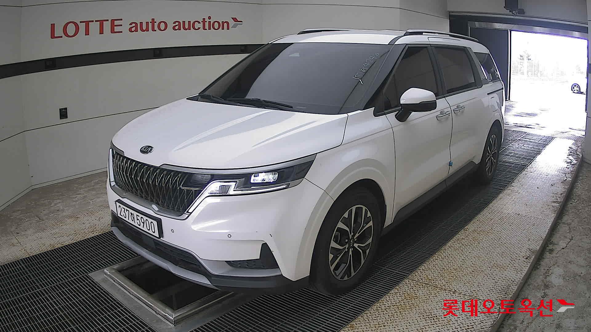 2021 - kia carnival