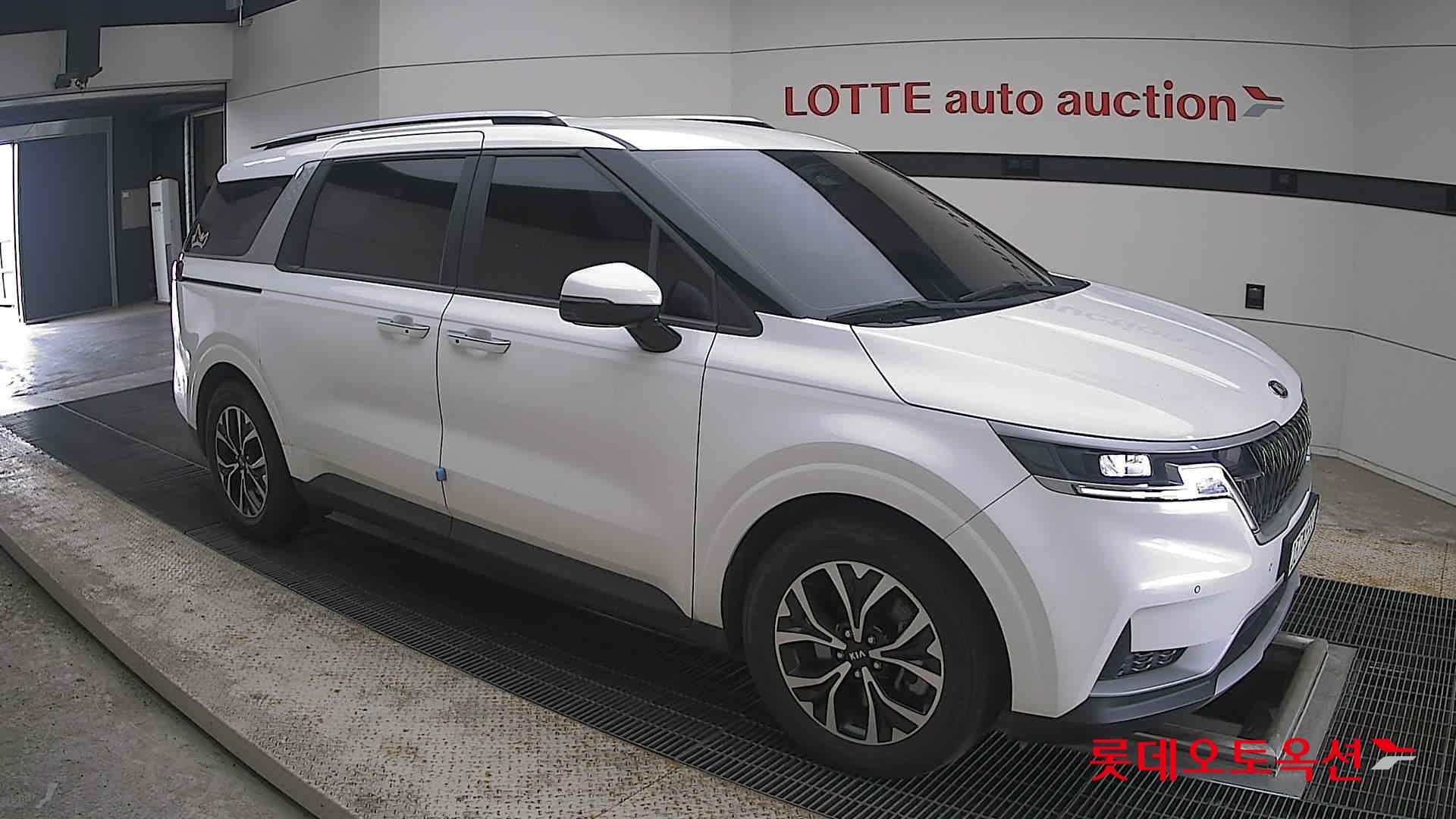 2021 - kia carnival