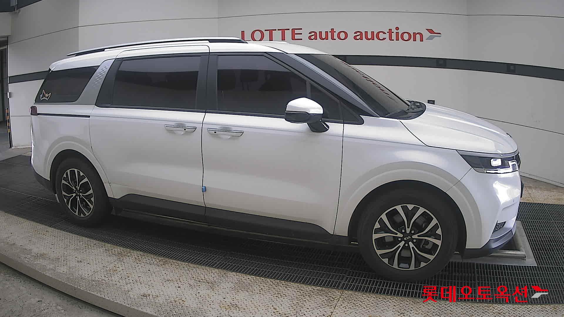 2021 - kia carnival