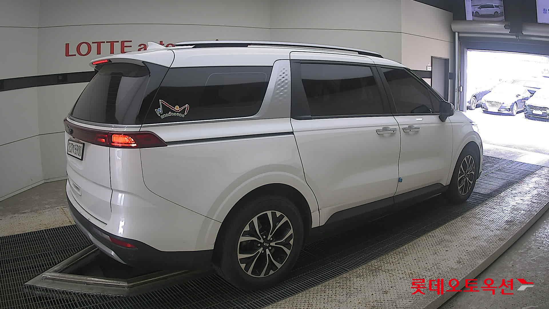 2021 - kia carnival