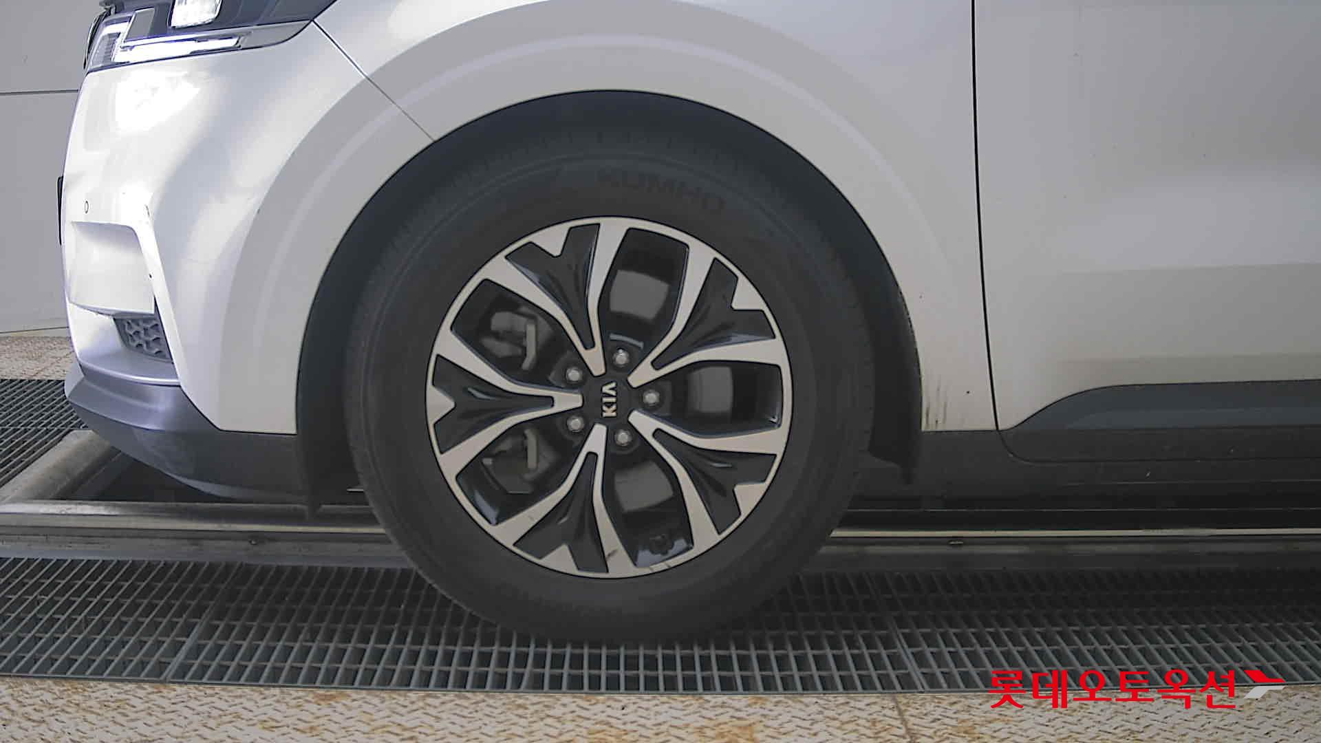 2021 - kia carnival