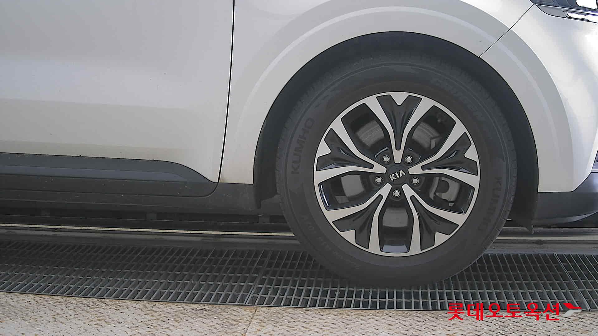 2021 - kia carnival