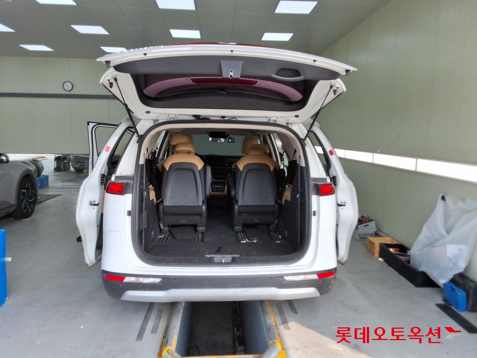 2021 - kia carnival
