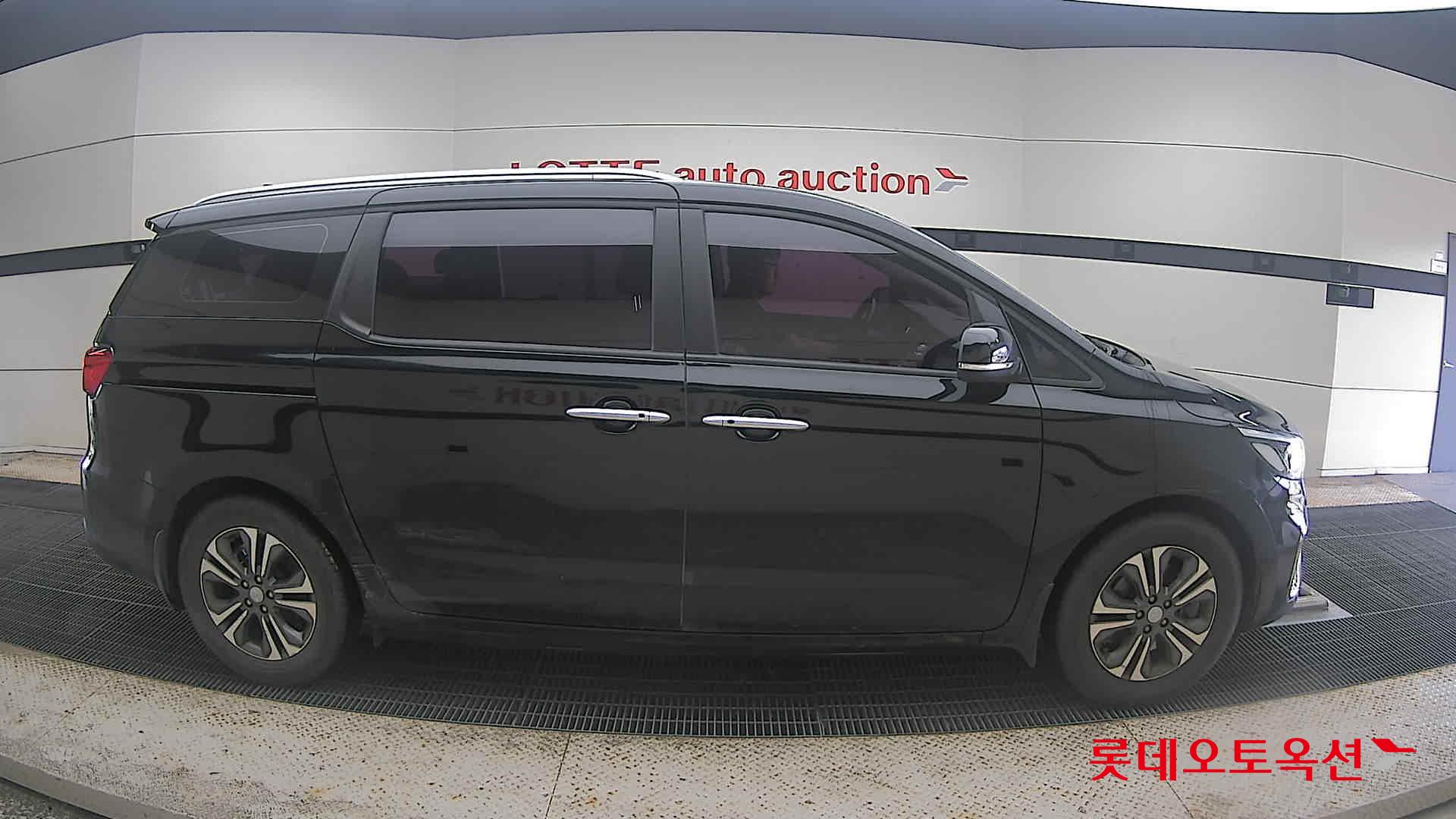 2020 - kia carnival