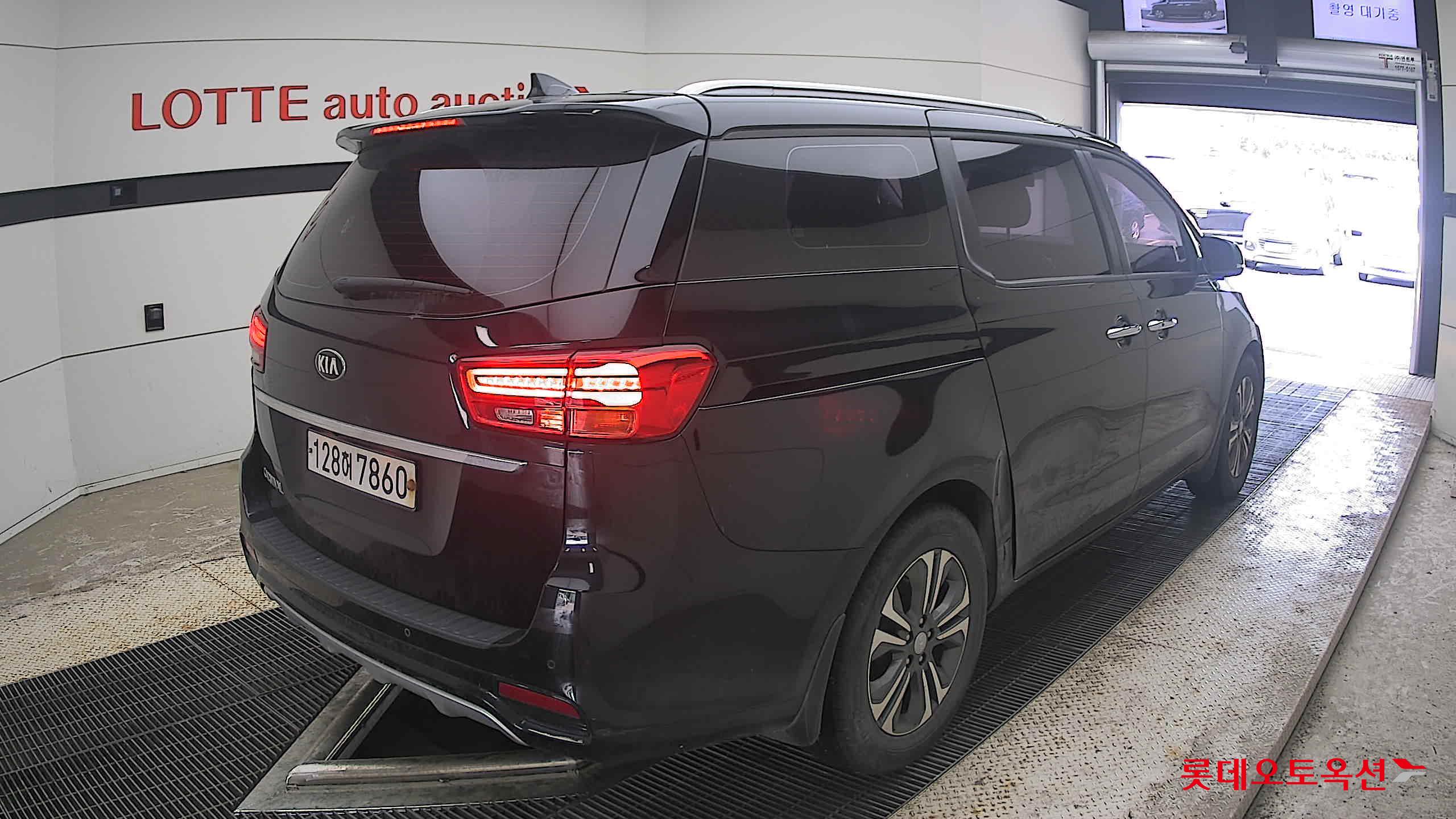 2020 - kia carnival