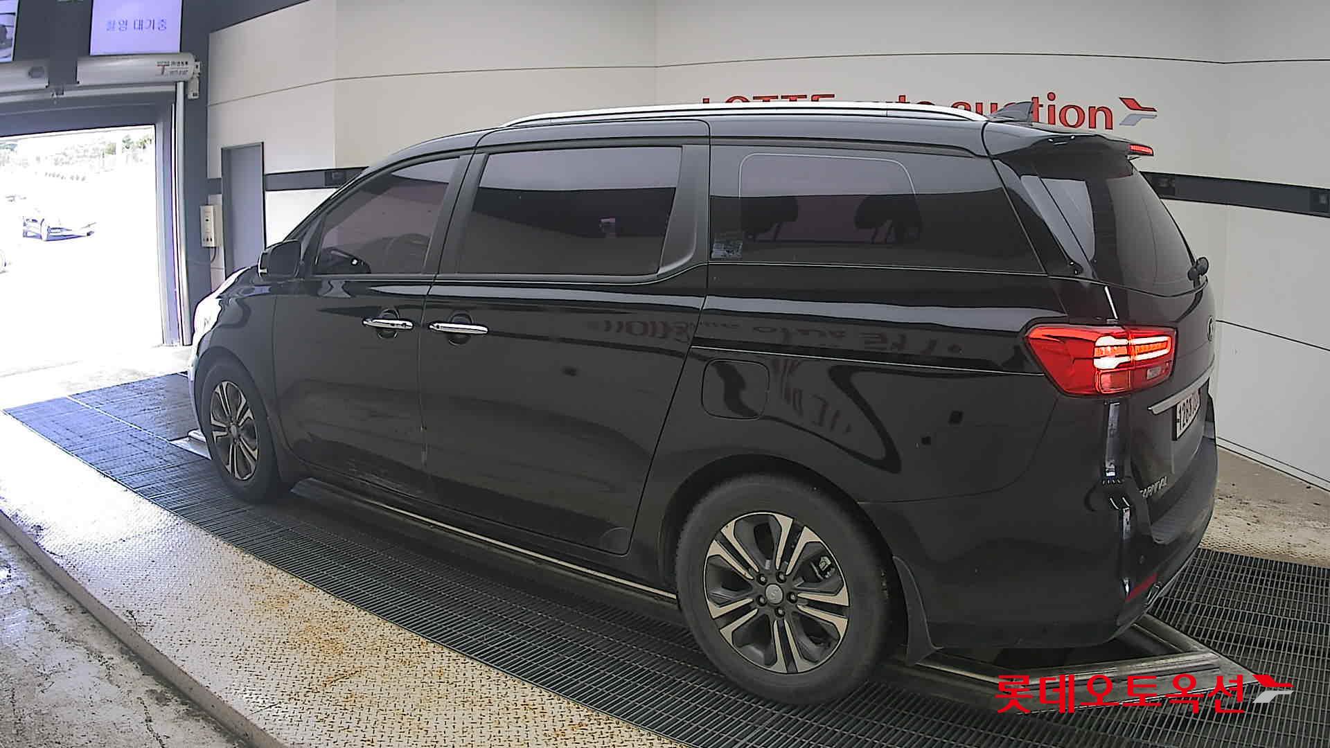 2020 - kia carnival