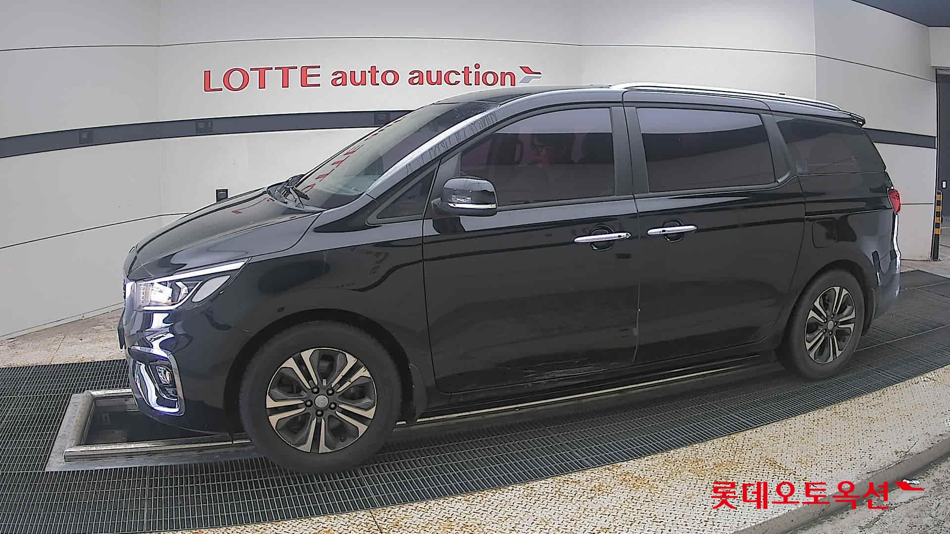 2020 - kia carnival
