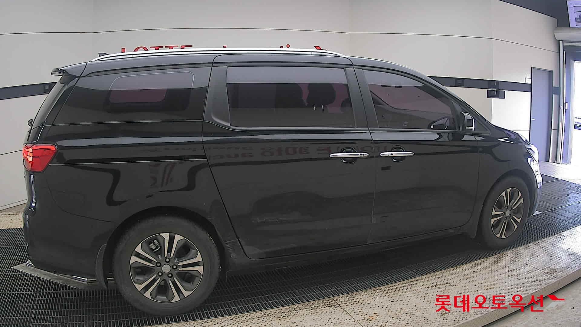 2020 - kia carnival