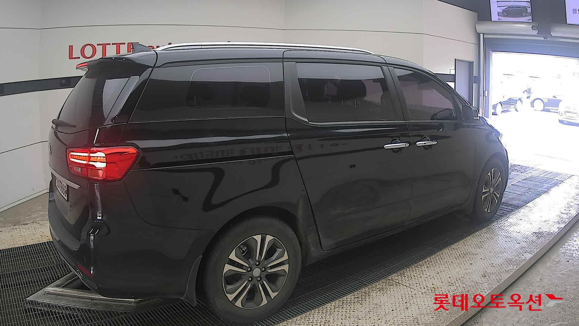 2020 - kia carnival