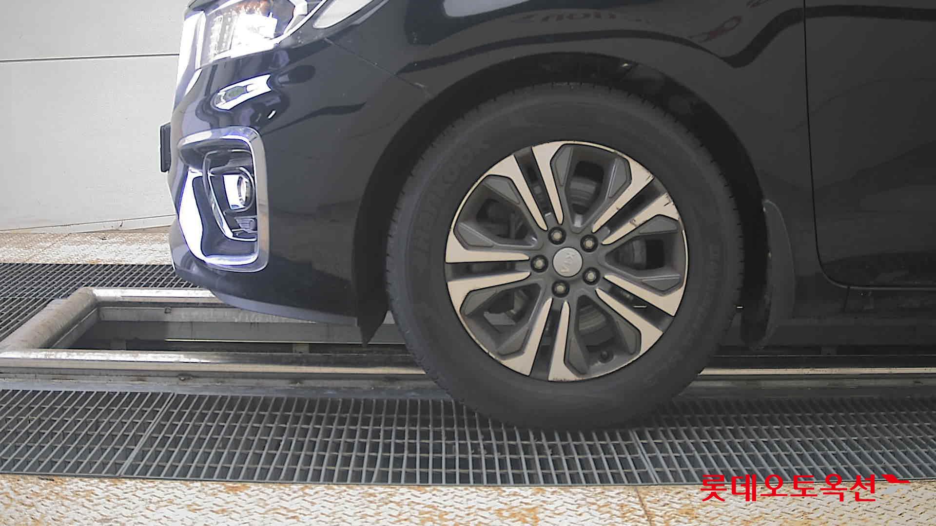 2020 - kia carnival