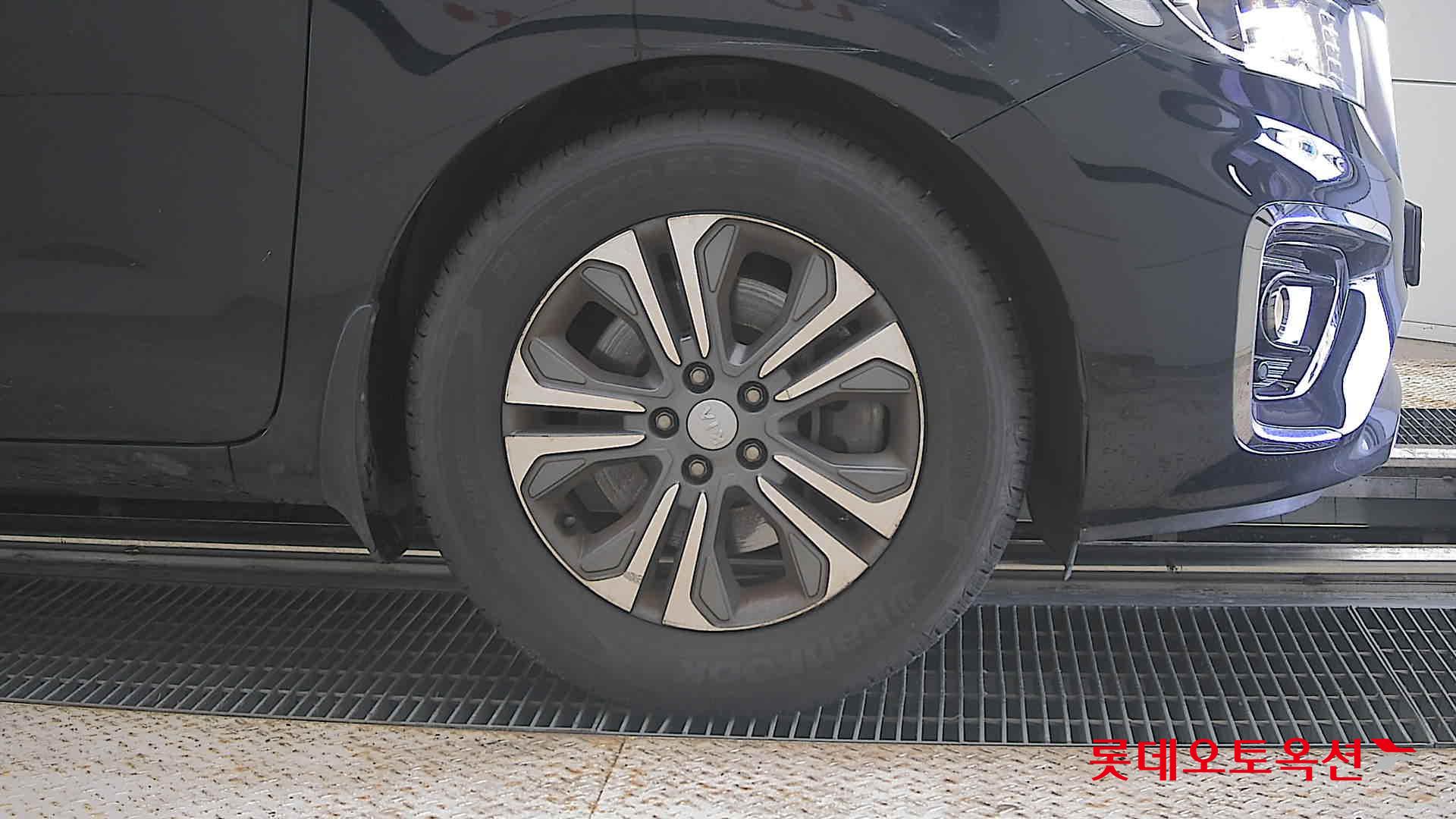 2020 - kia carnival