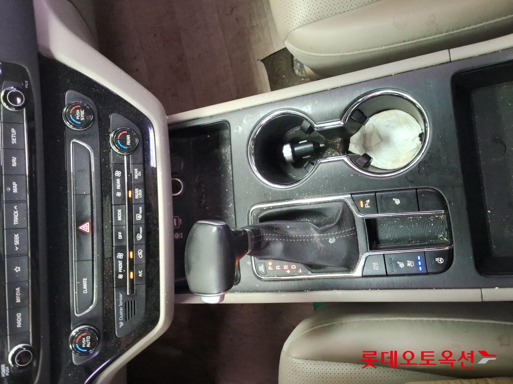 2020 - kia carnival