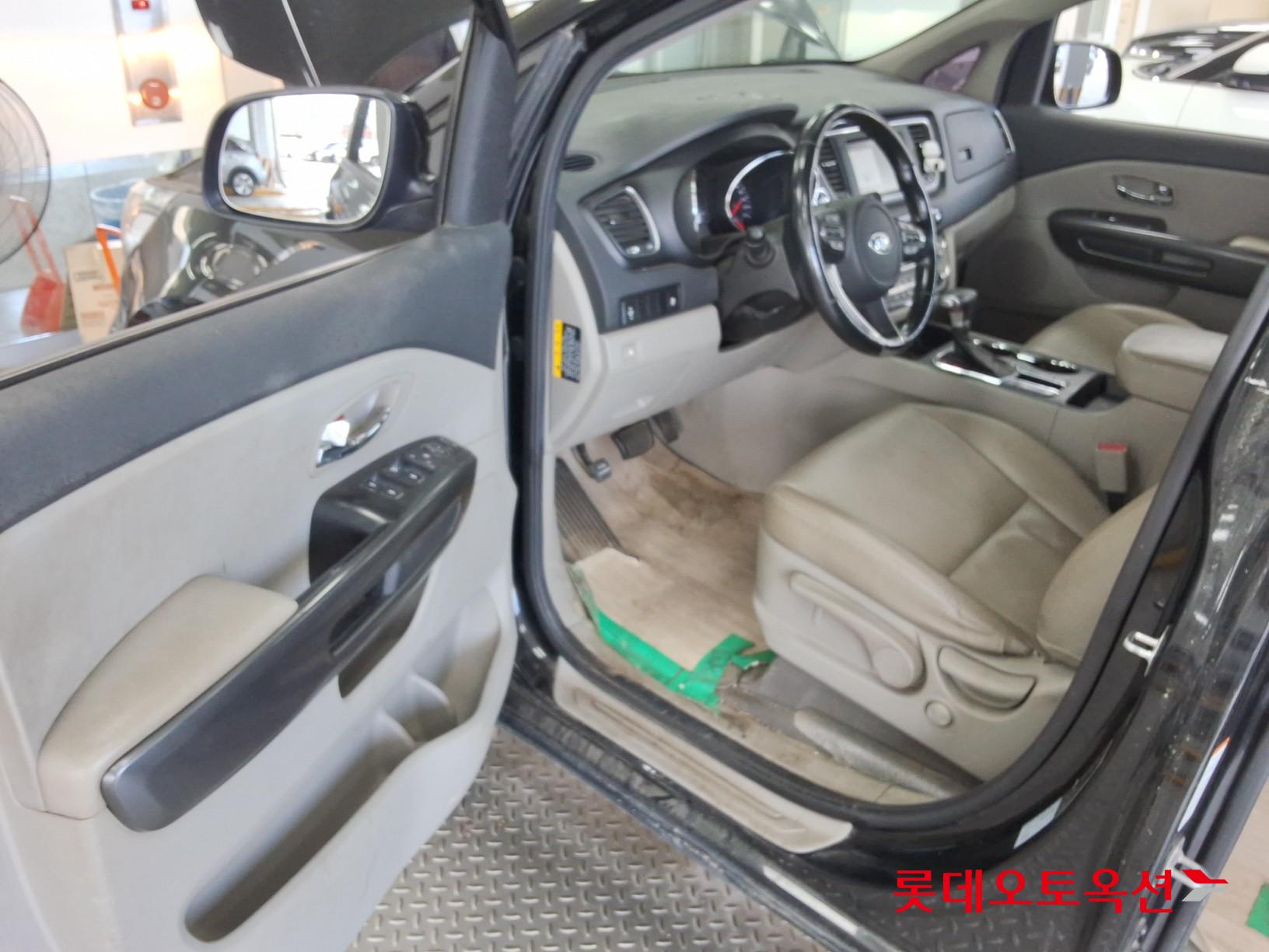 2020 - kia carnival