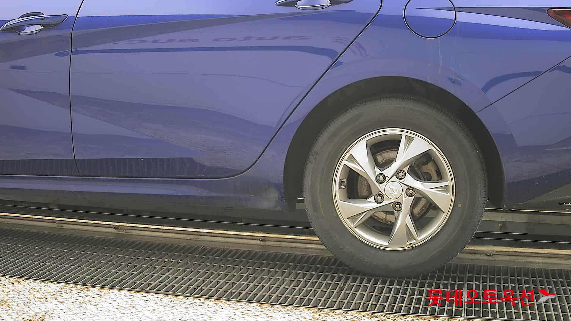 هيونداي إلانترا 2021 - صورة 26