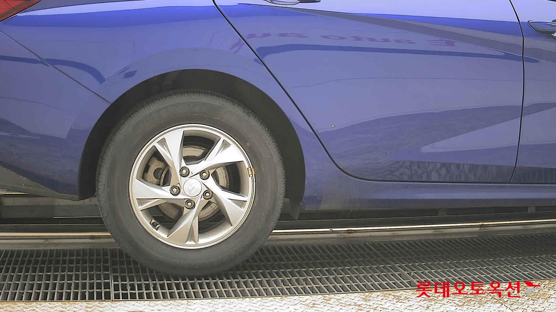 هيونداي إلانترا 2021 - صورة 28