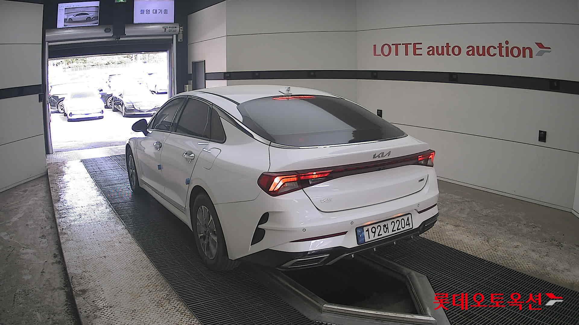 كيا K5 2023 - صورة 16