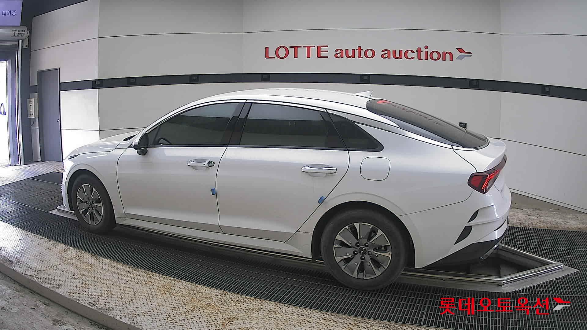 كيا K5 2023 - صورة 14