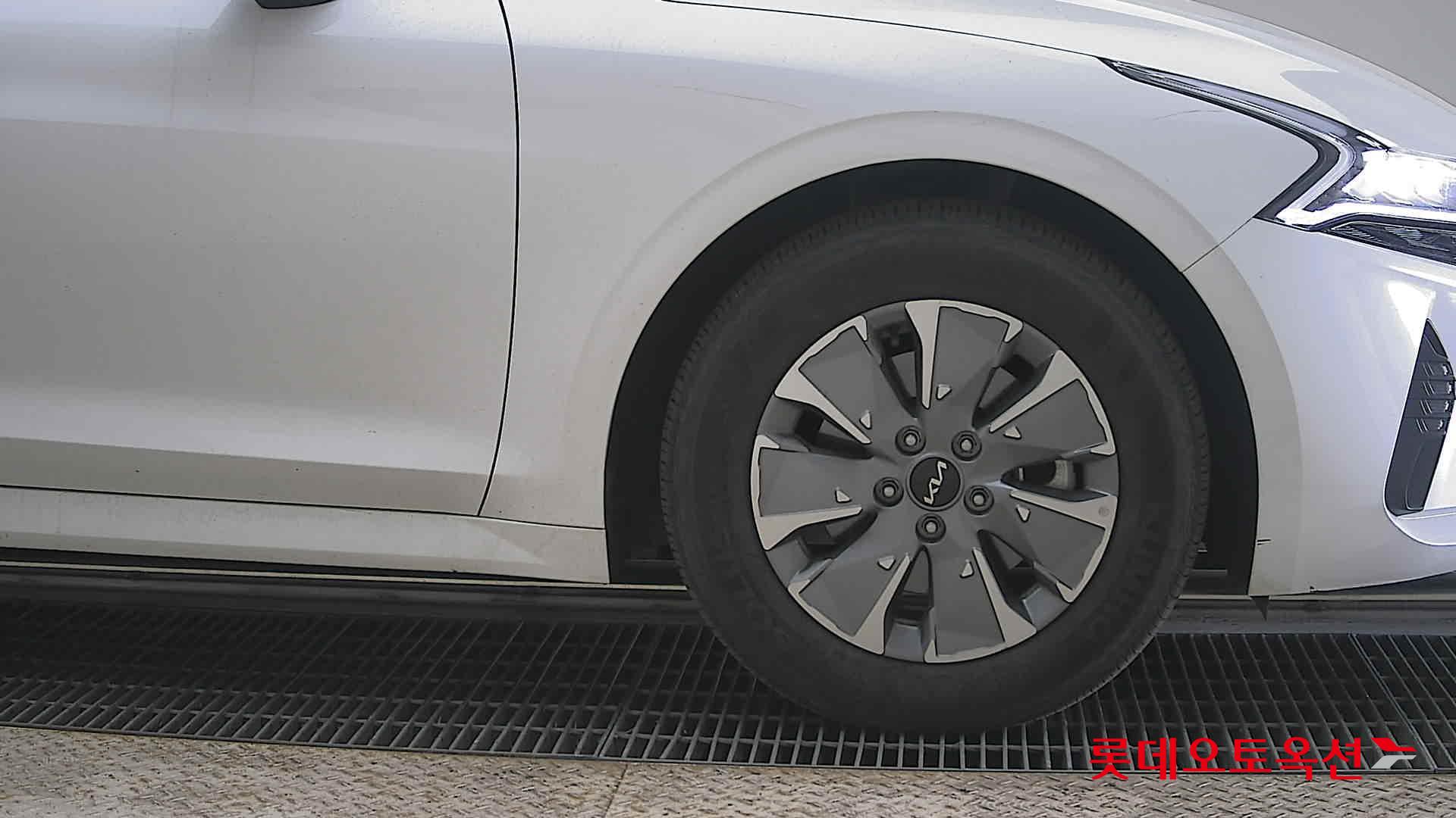 كيا K5 2023 - صورة 27