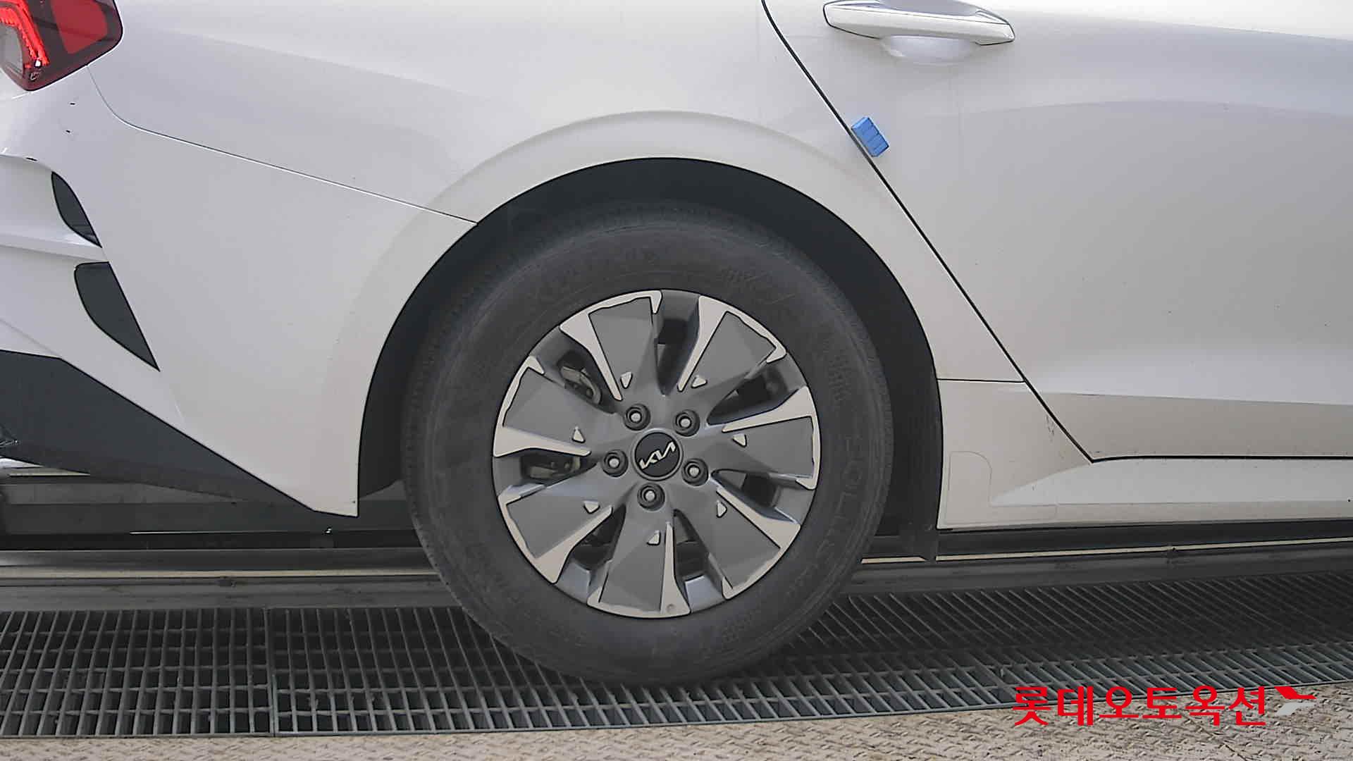 كيا K5 2023 - صورة 28