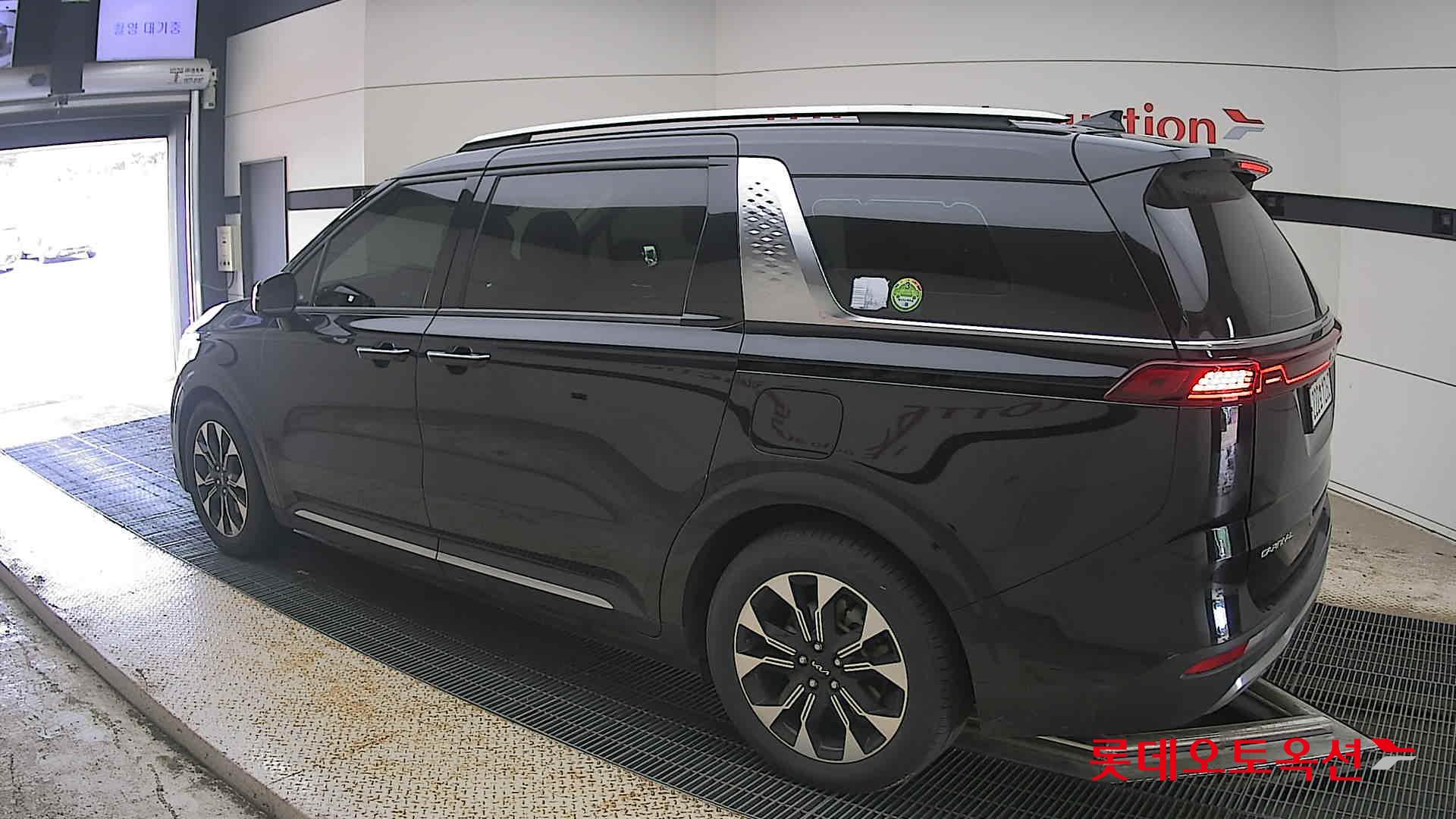 2023 - kia carnival