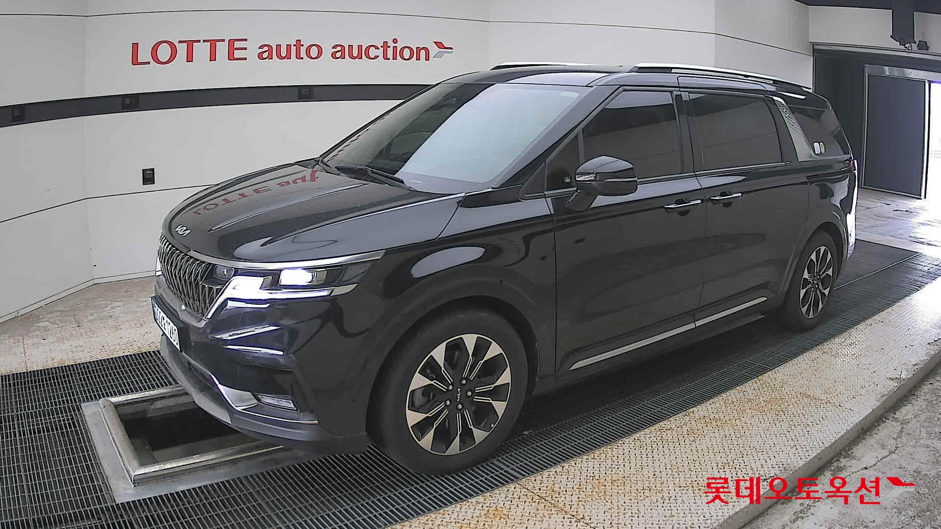 2023 - kia carnival