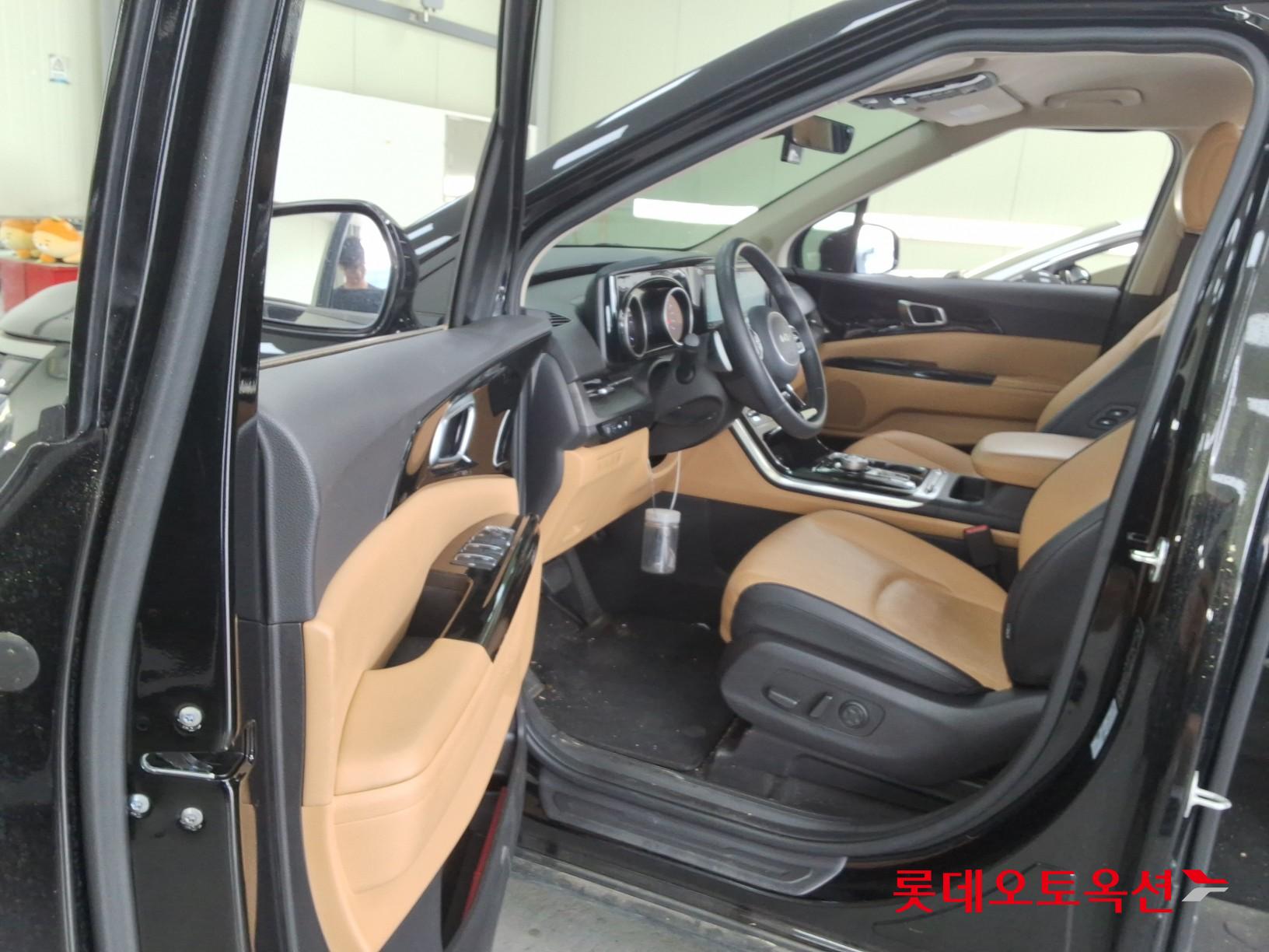 2023 - kia carnival