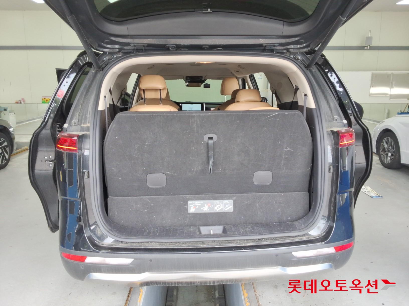 2023 - kia carnival