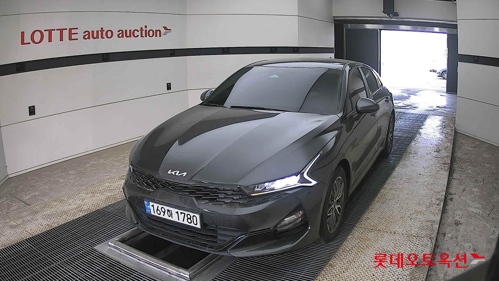 Kia K5 2022 - Image 10