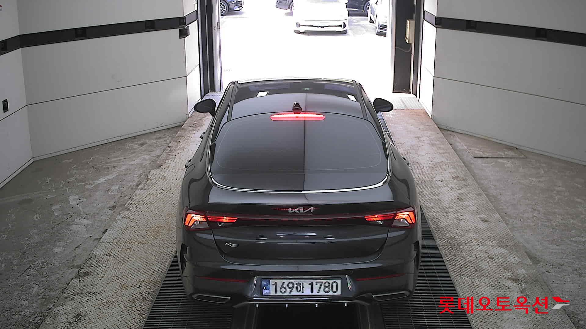 Kia K5 2022 - Image 17