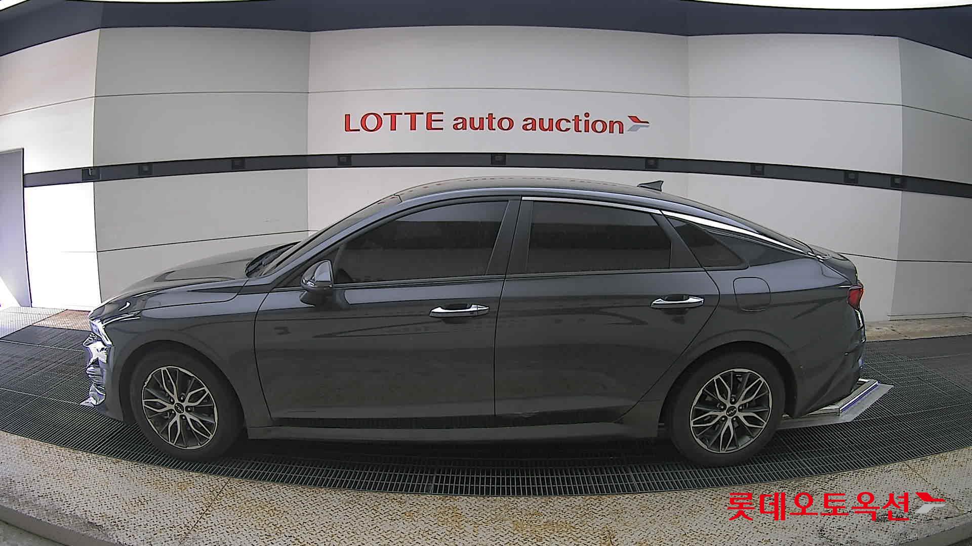 Kia K5 2022 - Image 13