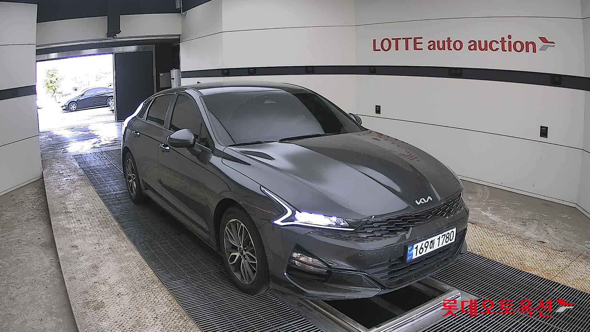 Kia K5 2022 - Image 24