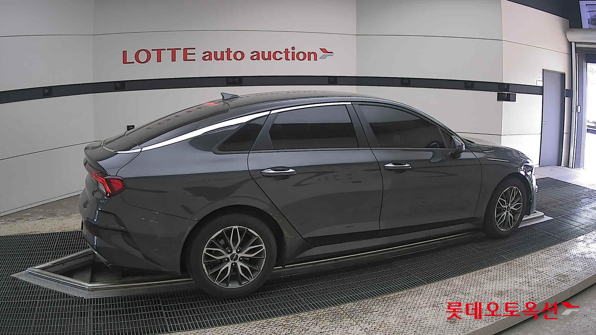 Kia K5 2022 - Image 20