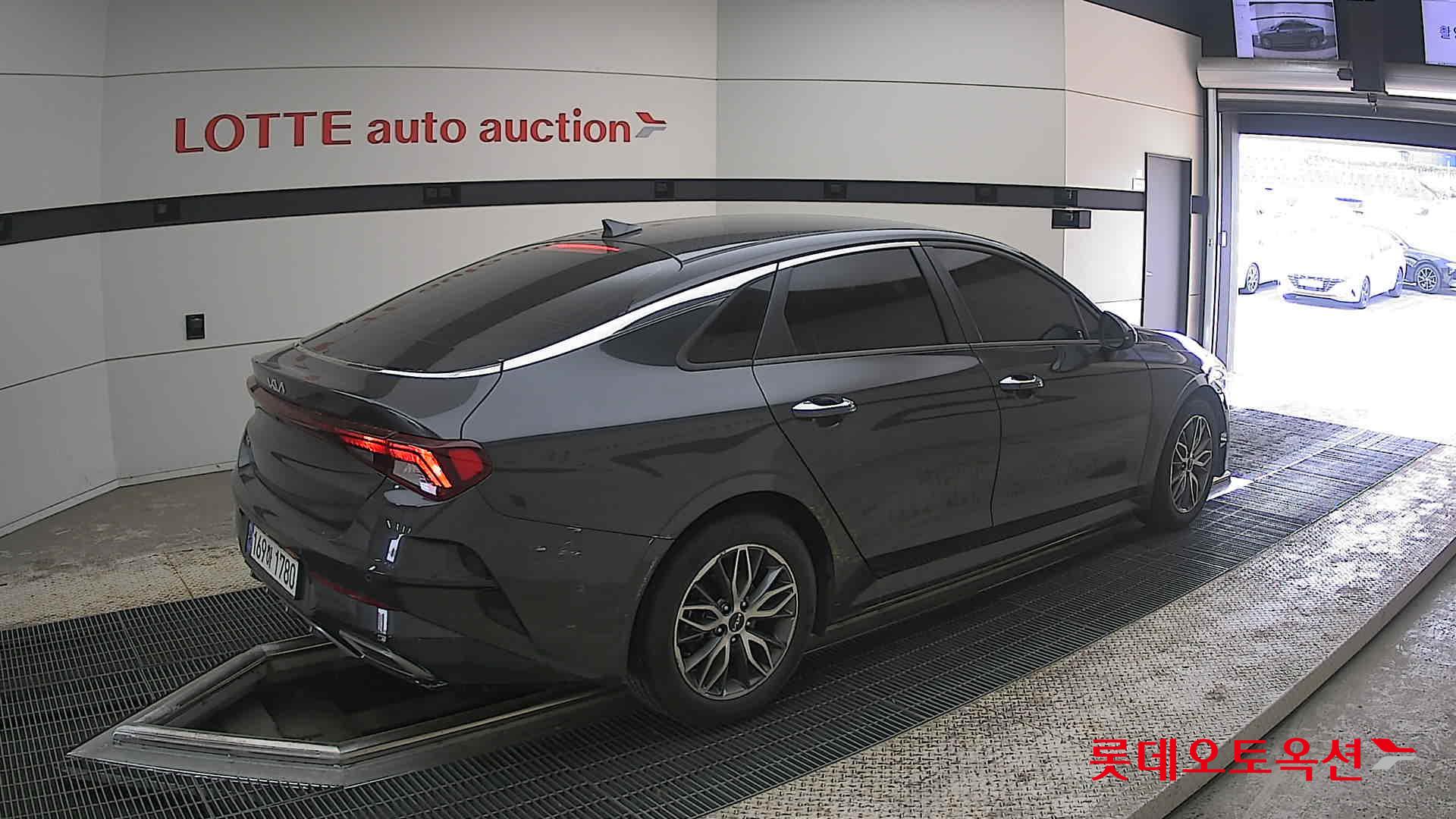 Kia K5 2022 - Image 19