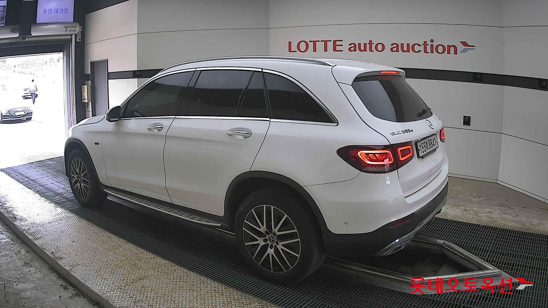 2021 - mercedes-benz glc300